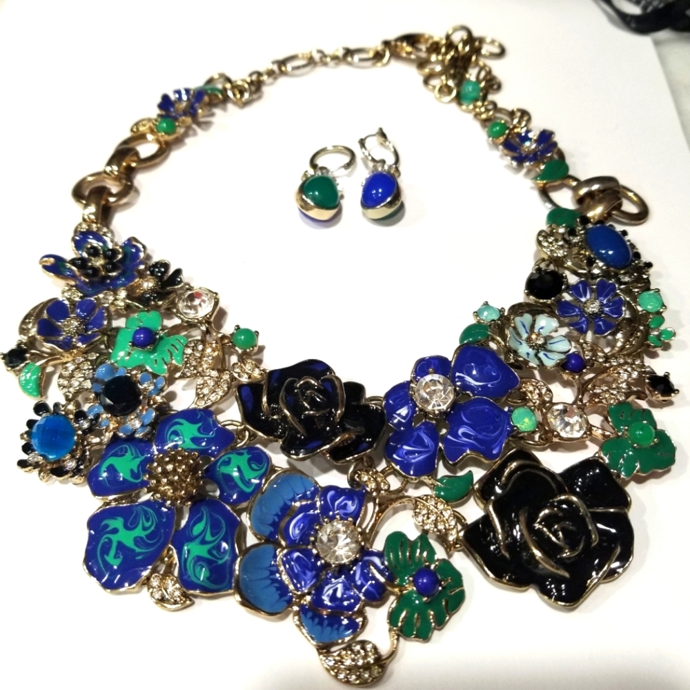 Set!!!WHBM new with earrings in black mesh bag and earrings are reversible